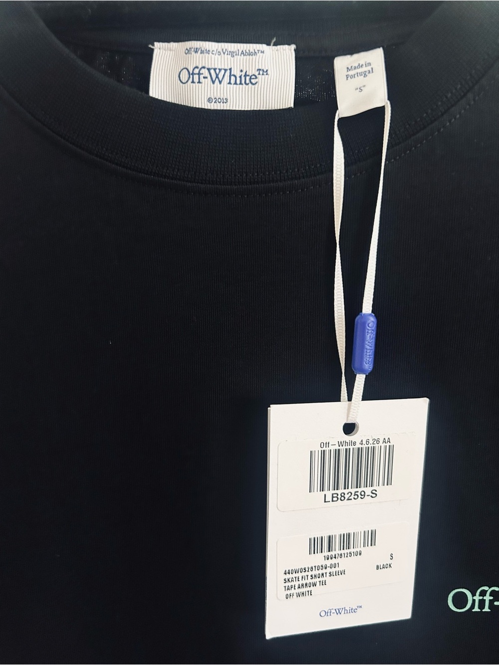 Off-White Black Short-Sleeve Tee with Mint Green Arrow Motif - Picture 3 of 4